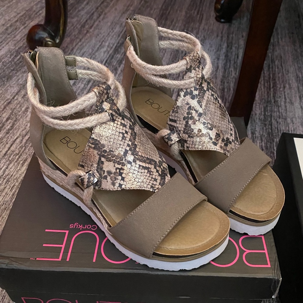 *WORN ONCE*